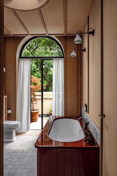 Cowley Manor Experimental