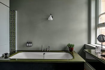Cowley Manor Experimental