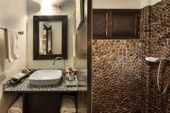 Lanna Dusita Riverside Boutique Resort