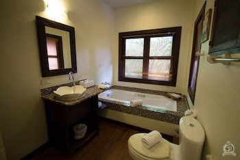 Lanna Dusita Riverside Boutique Resort