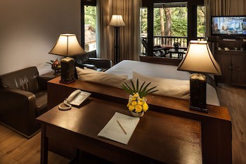 Lanna Dusita Riverside Boutique Resort
