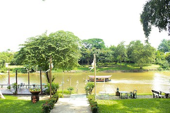 Lanna Dusita Riverside Boutique Resort