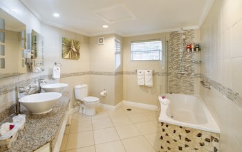 Bay Gardens Beach Resort And Spa