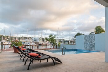 Bay Gardens Beach Resort And Spa