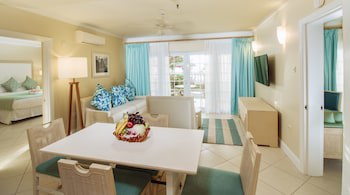 Bay Gardens Beach Resort And Spa