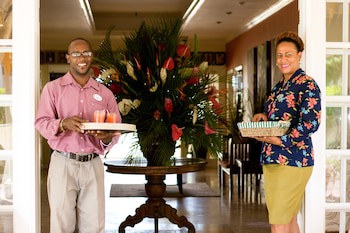Bay Gardens Beach Resort And Spa