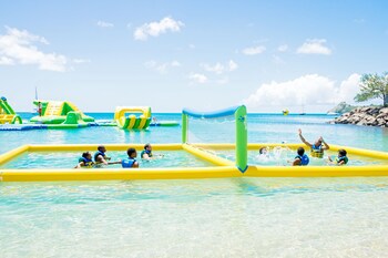Bay Gardens Beach Resort And Spa