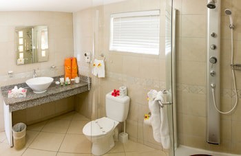 Bay Gardens Beach Resort And Spa