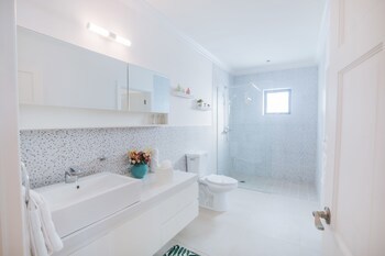 Bay Gardens Beach Resort And Spa