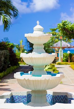 Bay Gardens Beach Resort And Spa
