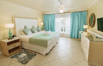 Bay Gardens Beach Resort And Spa