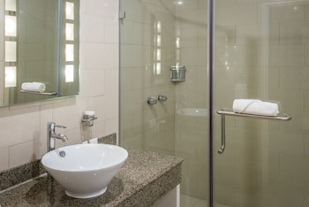 Bay Gardens Beach Resort And Spa