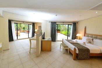 Diani Reef Beach Resort & Spa