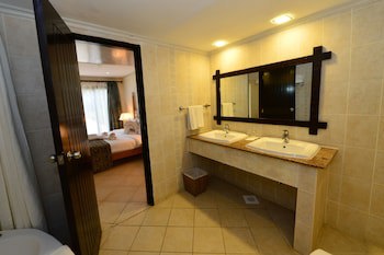 Diani Reef Beach Resort & Spa