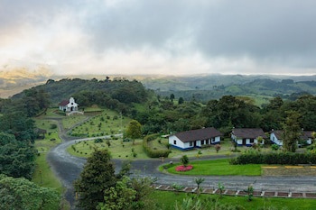 Villa Blanca Cloud Forest Hotel + Retreat