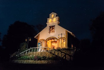 Villa Blanca Cloud Forest Hotel + Retreat