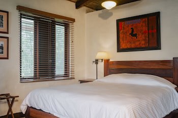 Villa Blanca Cloud Forest Hotel + Retreat