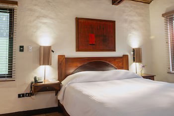Villa Blanca Cloud Forest Hotel + Retreat