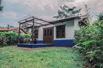 Villa Blanca Cloud Forest Hotel + Retreat