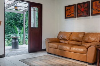 Villa Blanca Cloud Forest Hotel + Retreat