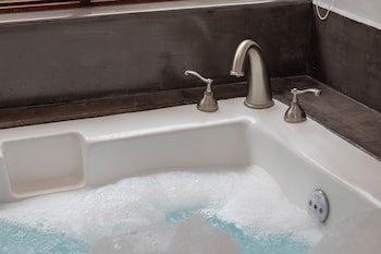 Villa Blanca Cloud Forest Hotel + Retreat