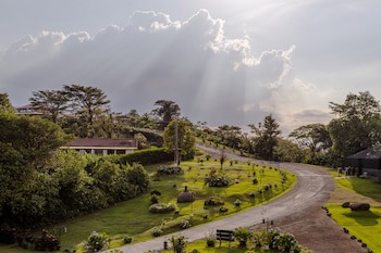 Villa Blanca Cloud Forest Hotel + Retreat