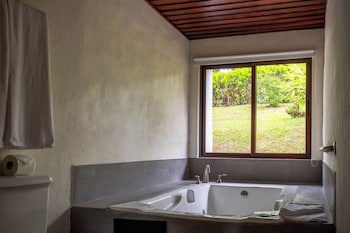 Villa Blanca Cloud Forest Hotel + Retreat