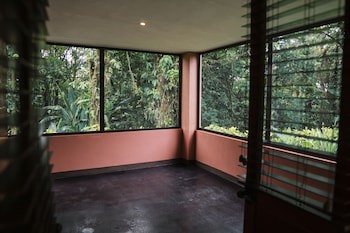 Villa Blanca Cloud Forest Hotel + Retreat