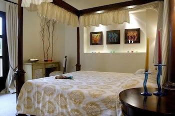 Le Convivial Luxury Suites & Spa