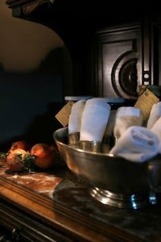 Le Convivial Luxury Suites & Spa