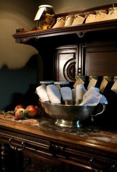 Le Convivial Luxury Suites & Spa