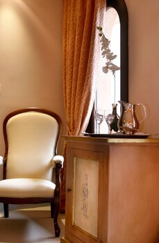 Le Convivial Luxury Suites & Spa