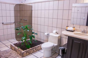 Arenal Manoa & Hot Springs Resort