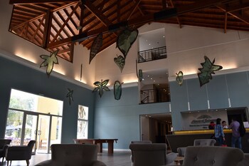 Howard Johnson By Wyndham Resort Pilar