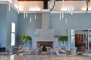 Howard Johnson By Wyndham Resort Pilar