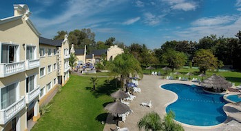 Howard Johnson By Wyndham Resort Pilar