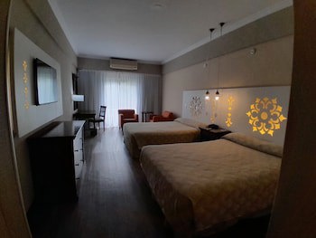 Howard Johnson By Wyndham Resort Pilar