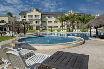 Howard Johnson By Wyndham Resort Pilar