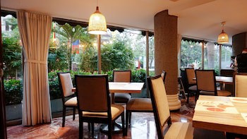 Country International Hotel