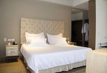 Country International Hotel