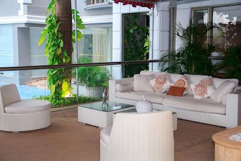 Country International Hotel