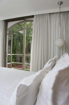 Country International Hotel