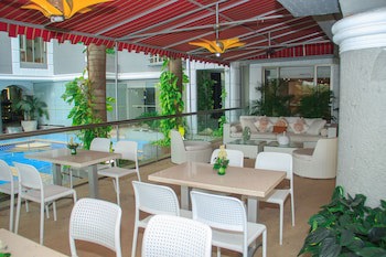 Country International Hotel