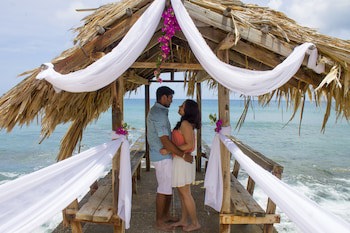 Tropikist Beach Hotel & Resort