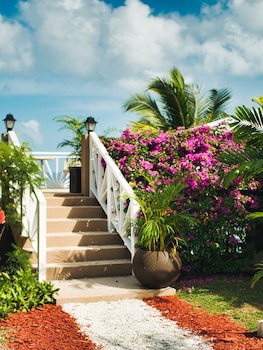 Tropikist Beach Hotel & Resort