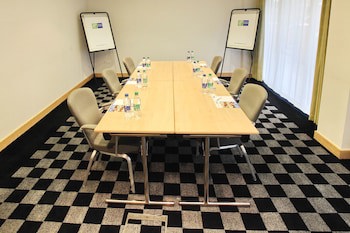Holiday Inn Express Birmingham Redditch, An Ihg Hotel