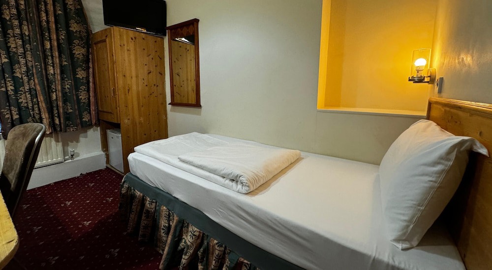 Bridge Park Hotel