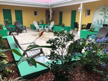 Carls Unique Inn