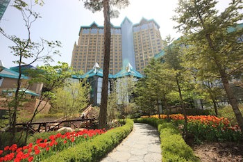High1 Grand Hotel Main Tower