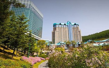 High1 Grand Hotel Main Tower